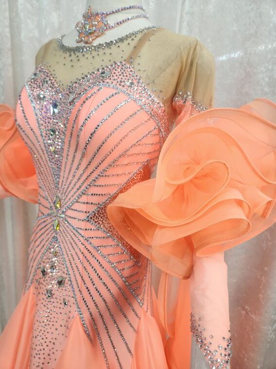 【試着・レンタル・購入】マンゴーカラーのSMサイズスタンダードドレス - 画像 (5)