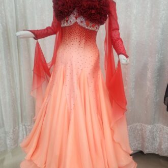 社交ダンスドレスって普通のドレスと何が違う？日本製と海外製の違いは？