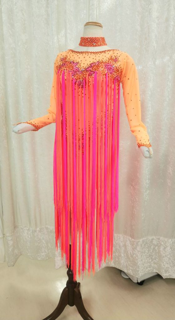 体型カバーラテンドレス　ラテンドレス　社交ダンスドレス　社交ダンスドレスお悩み　フリンジラテンドレス