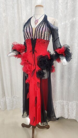 【試着・レンタル・購入】赤黒のLサイズロングルンバドレス