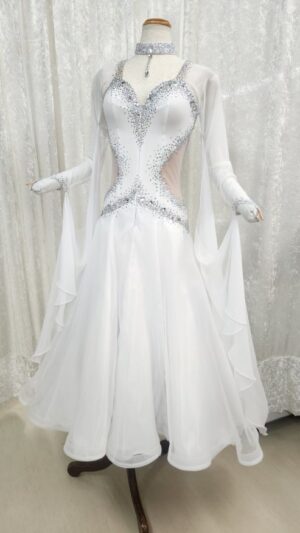 【試着・レンタル・購入】着脱が楽な白のスタンダードドレス