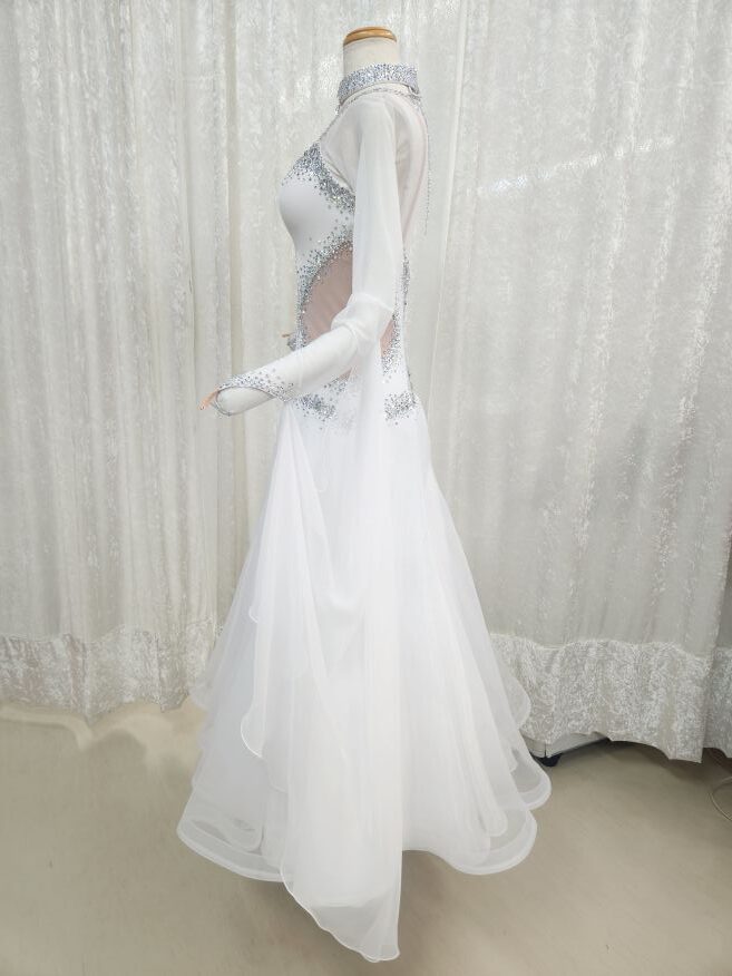 【試着・レンタル・購入】着脱が楽な白のスタンダードドレス - 画像 (4)