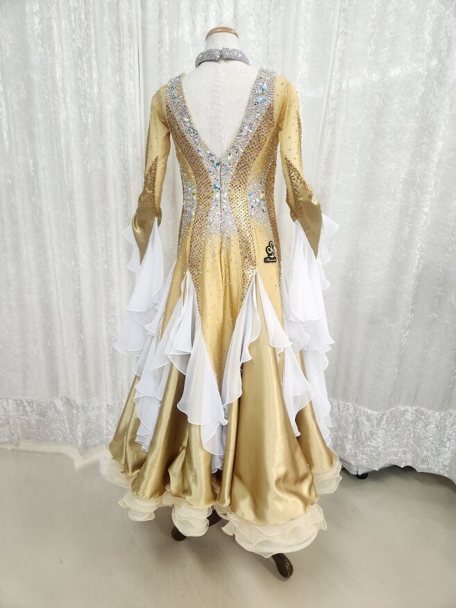 【試着・レンタル・購入】ゴールドの細く見えるLサイズスタンダードドレス - 画像 (3)